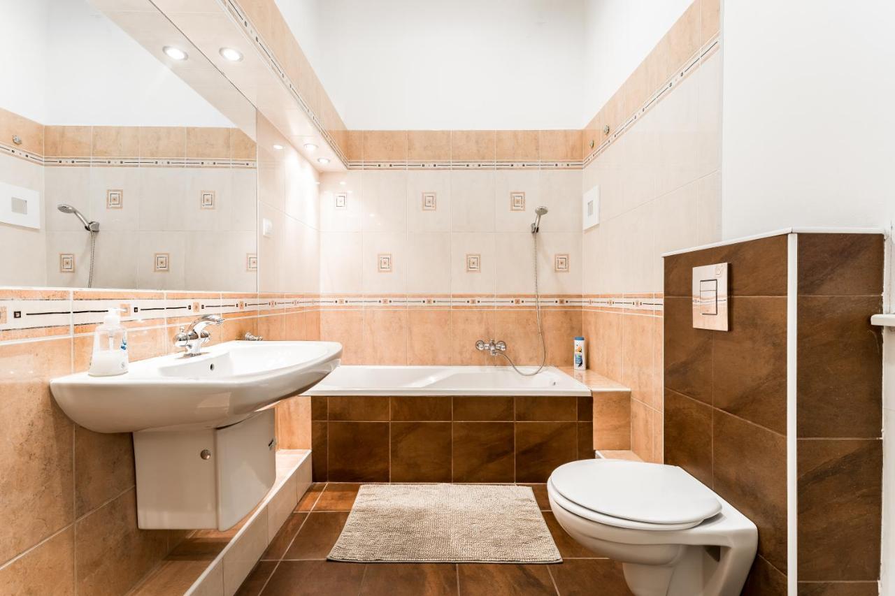 Berta - 4 Bedrooms, 3 Baths Budapest Kültér fotó
